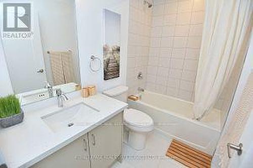 #909 -460 Dundas St E, Hamilton, ON - Indoor Photo Showing Bathroom