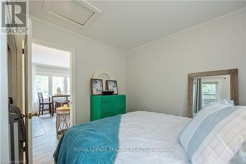 27955 Park Drive, Dutton/Dunwich, ON - Indoor Photo Showing Bedroom