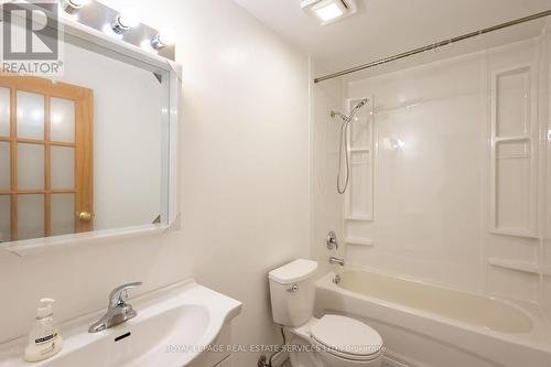 2963 Dundas St W, Toronto, ON - Indoor Photo Showing Bathroom