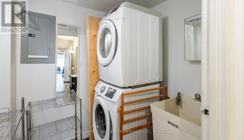 2963 Dundas St W, Toronto, ON - Indoor Photo Showing Laundry Room
