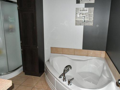 Bathroom - 2775 Rue De La Concession, Drummondville, QC - Indoor Photo Showing Bathroom