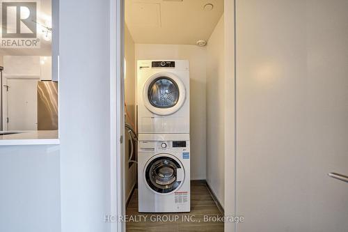 #711 -398 Highway 7  E, Richmond Hill, ON - Indoor Photo Showing Laundry Room