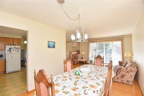 3 Lanscott Place, Hamilton, ON - Indoor Photo Showing Dining Room