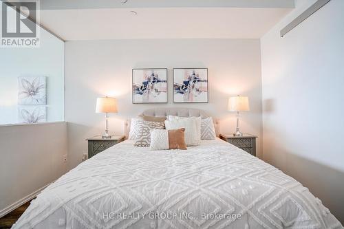 4011 - 197 Yonge Street, Toronto, ON - Indoor Photo Showing Bedroom