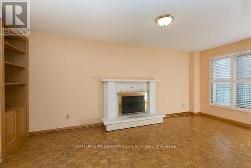 589 Belview Avenue, Vaughan, ON - Indoor Photo Showing Living Room With Fireplace