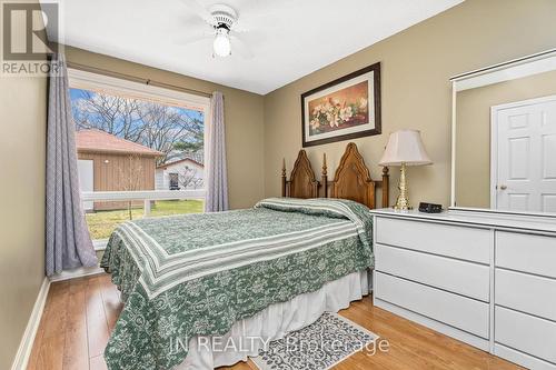 322 Oxbow Park Drive, Wasaga Beach, ON - Indoor Photo Showing Bedroom