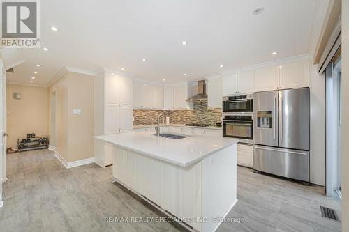 480 Grove Street E, Barrie, ON - Indoor Photo Showing Kitchen With Double Sink With Upgraded Kitchen