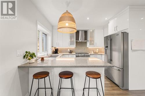 32 Arcadian Circ, Toronto, ON - Indoor Photo Showing Kitchen With Upgraded Kitchen