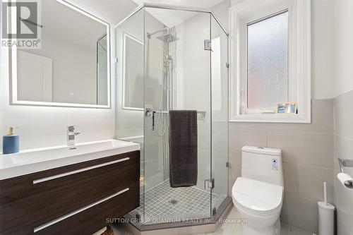 32 Arcadian Circ, Toronto, ON - Indoor Photo Showing Bathroom