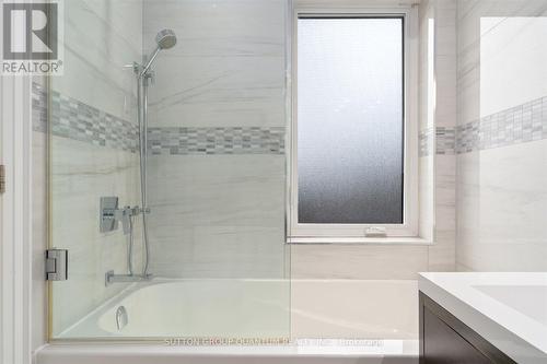 32 Arcadian Circ, Toronto, ON - Indoor Photo Showing Bathroom