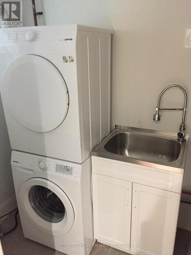 32 Arcadian Circ, Toronto, ON - Indoor Photo Showing Laundry Room