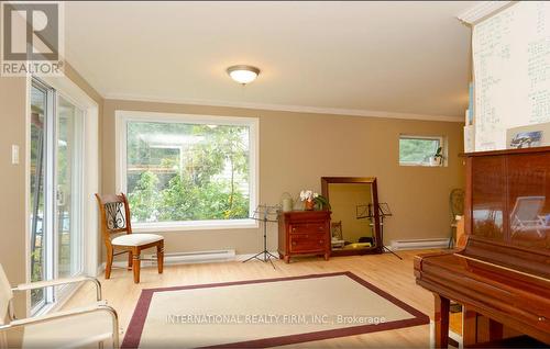 386 Billings Ave, Ottawa, ON - Indoor Photo Showing Other Room