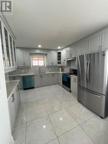 5021 St Clair Ave, Niagara Falls, ON - Indoor Photo Showing Kitchen