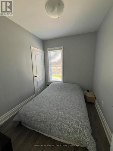 5021 St Clair Avenue, Niagara Falls, ON - Indoor Photo Showing Bedroom