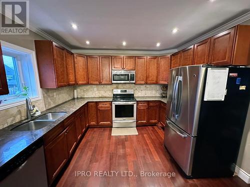 196 Gray Rd, Hamilton, ON - Indoor Photo Showing Kitchen With Stainless Steel Kitchen With Double Sink