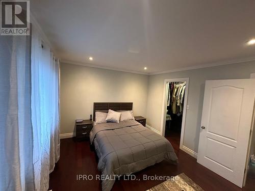 196 Gray Rd, Hamilton, ON - Indoor Photo Showing Bedroom