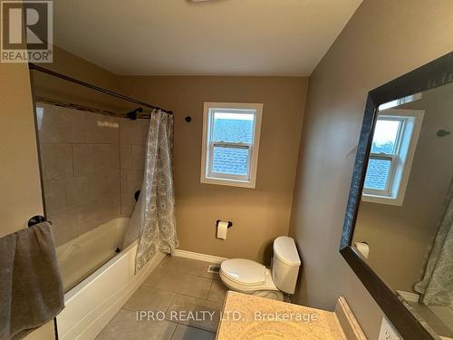 196 Gray Rd, Hamilton, ON - Indoor Photo Showing Bathroom