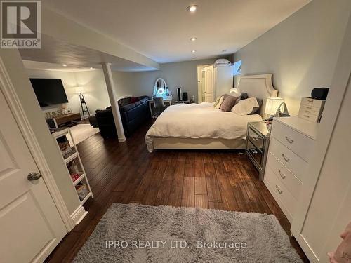 196 Gray Road, Hamilton, ON - Indoor Photo Showing Bedroom