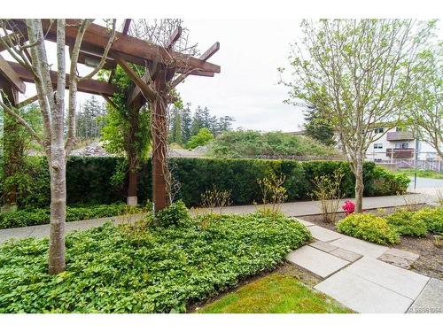 302-300 Belmont Rd, Colwood, BC - Outdoor