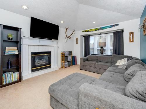 210 Cowichan Ave, Lake Cowichan, BC - Indoor Photo Showing Living Room With Fireplace