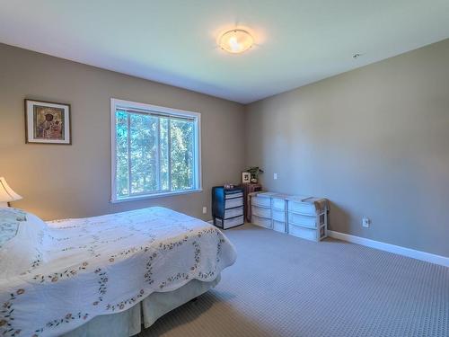 200-830 Varsity Way, Nanaimo, BC - Indoor Photo Showing Bedroom