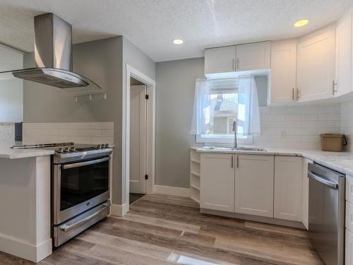 138 Marcel Street, Kamloops, BC - Indoor Photo Showing Kitchen With Upgraded Kitchen