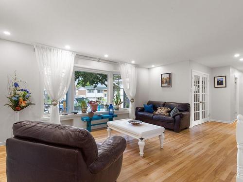 Salon - 34 Rue Kieffer, Dollard-Des-Ormeaux, QC - Indoor Photo Showing Living Room