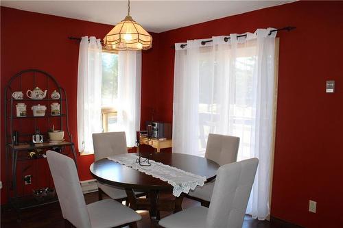 30 Lake Forest Drive, Gimli Rm, MB - Indoor Photo Showing Dining Room
