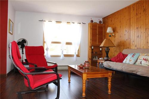 30 Lake Forest Drive, Gimli Rm, MB - Indoor Photo Showing Living Room
