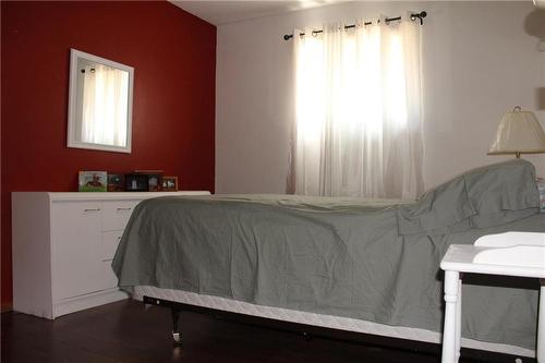 30 Lake Forest Drive, Gimli Rm, MB - Indoor Photo Showing Bedroom