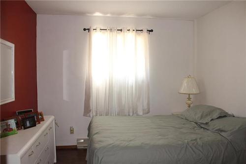 30 Lake Forest Drive, Gimli Rm, MB - Indoor Photo Showing Bedroom