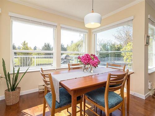 550 Fairways Pl, Cobble Hill, BC - Indoor Photo Showing Dining Room