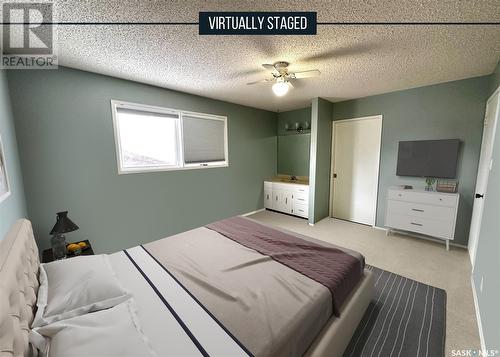 1224 Walker Street, Swift Current, SK - Indoor Photo Showing Bedroom