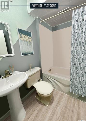 1224 Walker Street, Swift Current, SK - Indoor Photo Showing Bathroom