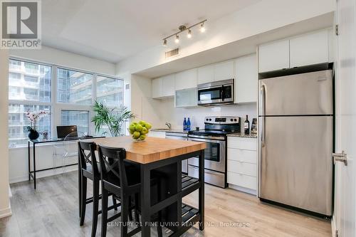 #416 -59 East Liberty St, Toronto, ON - Indoor Photo Showing Kitchen