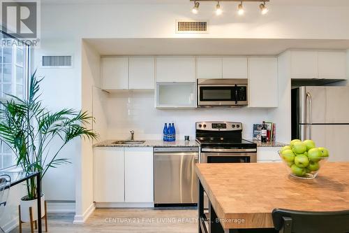 #416 -59 East Liberty St, Toronto, ON - Indoor Photo Showing Kitchen With Upgraded Kitchen