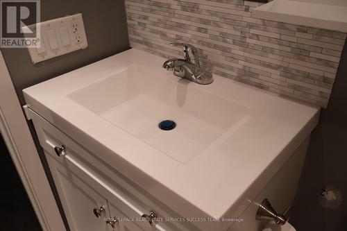 #606 -5 St Joseph St, Toronto, ON - Indoor Photo Showing Bathroom