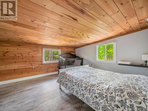31 Government Dock Road, Kawartha Lakes, ON - Indoor Photo Showing Bedroom