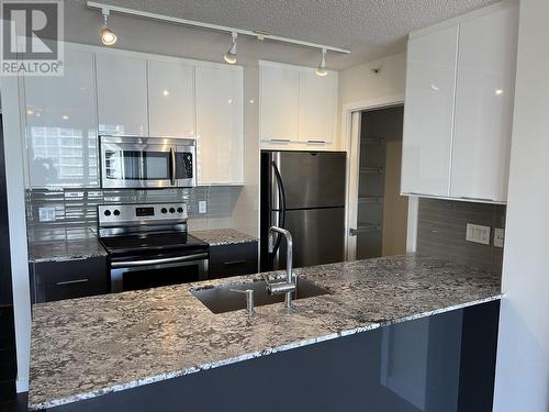 1507 938 Smithe Street, Vancouver, BC - Indoor Photo Showing Kitchen With Upgraded Kitchen