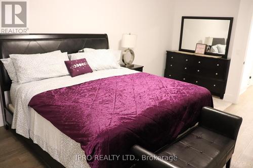 26 Direzze Court, Richmond Hill, ON - Indoor Photo Showing Bedroom