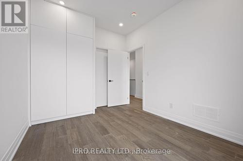 26 Direzze Crt, Richmond Hill, ON - Indoor Photo Showing Other Room