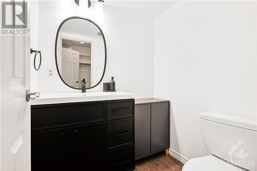 Ensuite Bath - 470 Laurier Avenue W Unit#508, Ottawa, ON - Indoor Photo Showing Bathroom