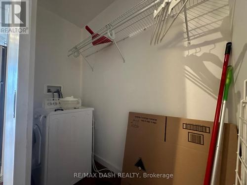 #802 -32 Trolley Cres, Toronto, ON - Indoor Photo Showing Laundry Room