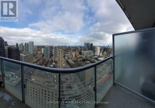 #3504 -386 Yonge St, Toronto, ON - Outdoor With View