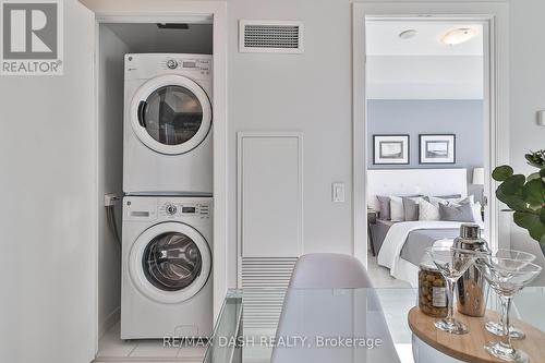 #4303 -2220 Lakeshore Blvd W, Toronto, ON - Indoor Photo Showing Laundry Room