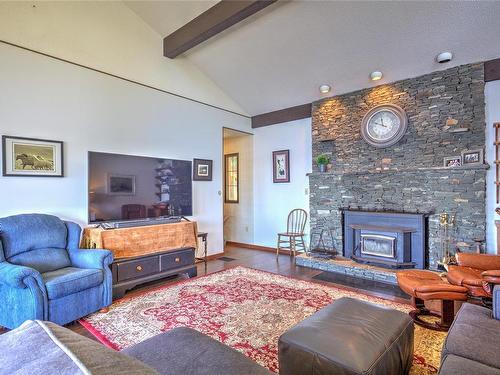 A-10087 Chemainus Rd, Chemainus, BC - Indoor Photo Showing Living Room With Fireplace