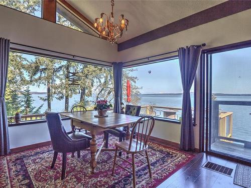 A-10087 Chemainus Rd, Chemainus, BC - Indoor Photo Showing Dining Room