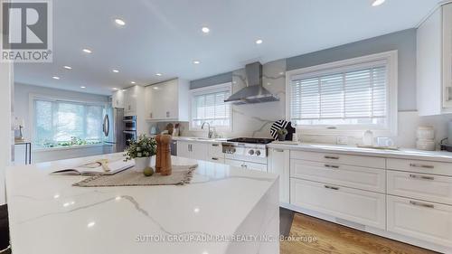 167 Kirk Dr, Markham, ON - Indoor Photo Showing Kitchen With Upgraded Kitchen