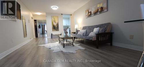 #212 -99 Blackwell Ave, Toronto, ON - Indoor Photo Showing Living Room