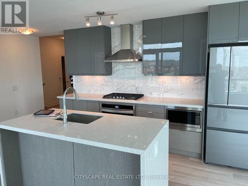 #411 -11782 Ninth Line E, Whitchurch-Stouffville, ON - Indoor Photo Showing Kitchen With Upgraded Kitchen